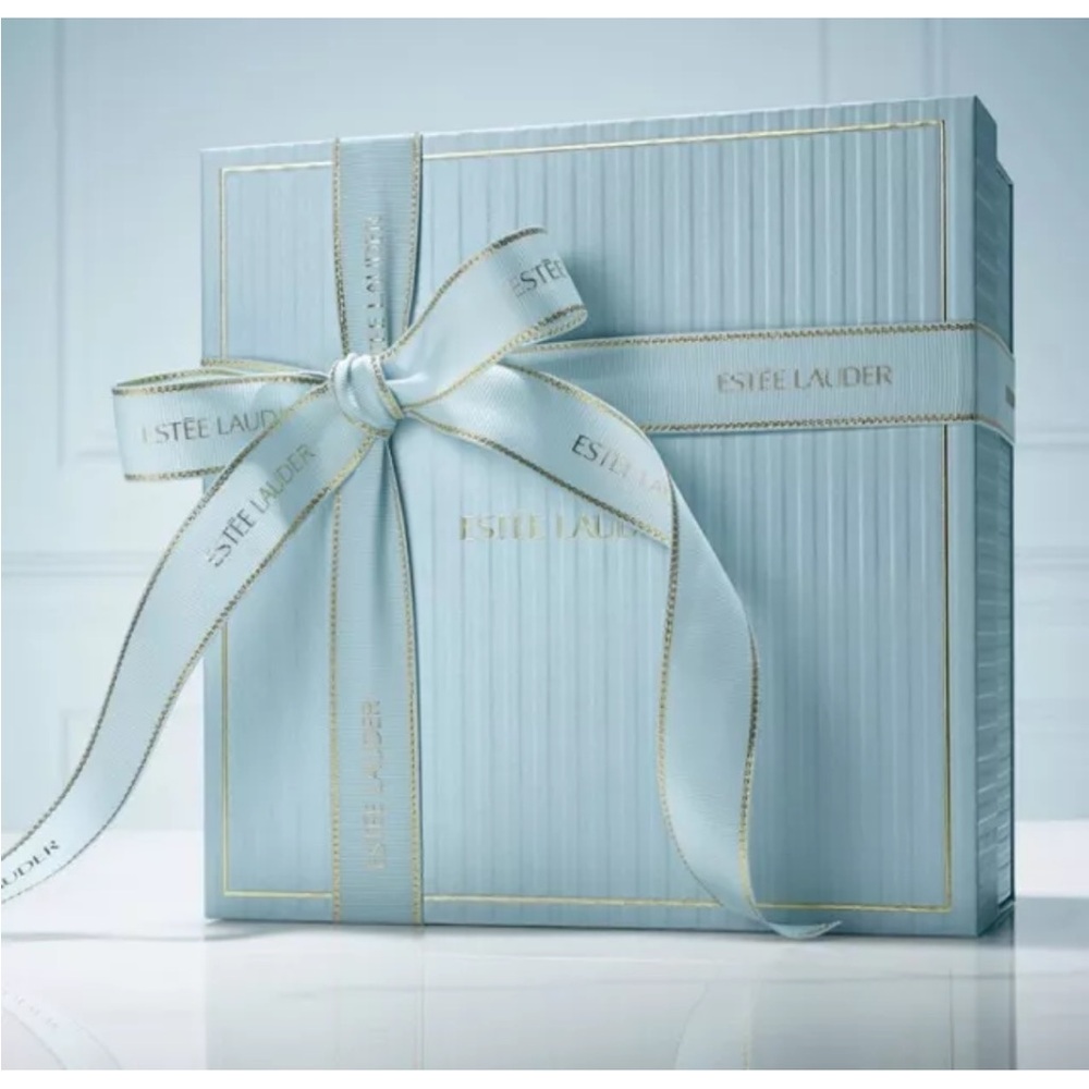 NEW Estee Lauder Light Blue Gift Box without the Ribbon
